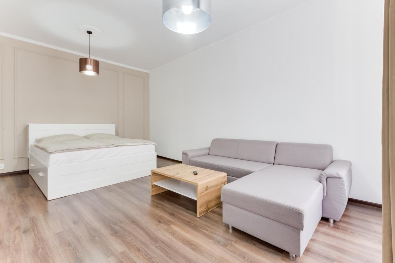 Free Days Luxury Apartment Прага Екстер'єр фото
